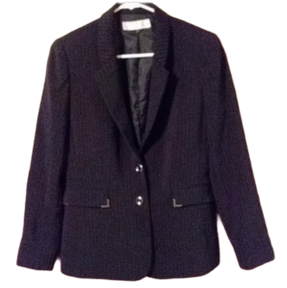 Tahari suit jacket 8 black pinstripes